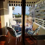 Apartment Seafront *