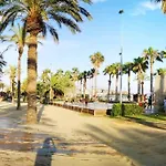 Seafront Apartment *